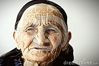 very-old-woman-face-10578268.jpg