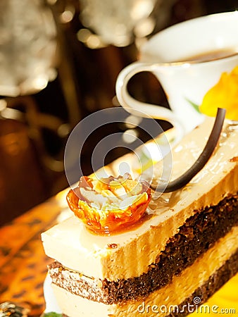 Vienna apetitny cake with almond and caramel
