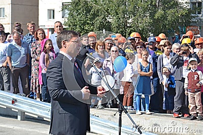 Vladimir Yakushev at official opening of a new traffic intersection on Melnikayte St., Tyumen.