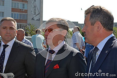 Vladimir Yakushev at official opening of a new traffic intersection on Melnikayte St., Tyumen.