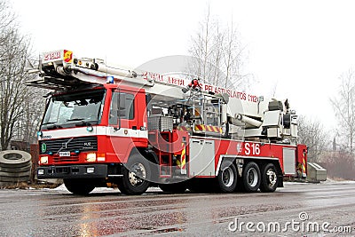 Volvo FL12 Intercooler Fire Truck Rushing to the Fire Scene
