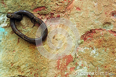 Wall with metal ring