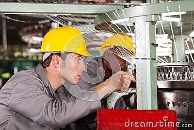 Weaving machine mechanics