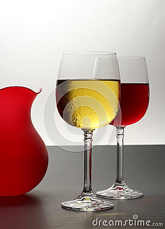 White and red wine with vase