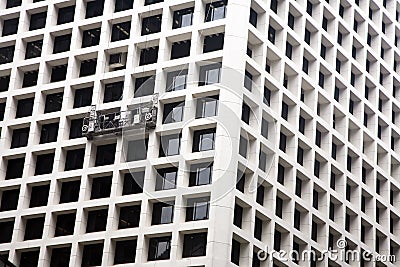 Window cleaner platform on a building