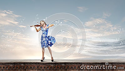 Woman violinist