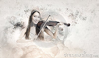 Woman violinist