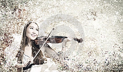 Woman violinist