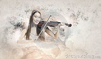 Woman violinist