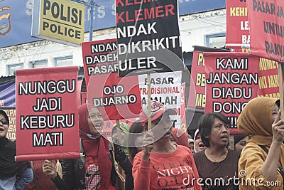 The Women s Traditional Market Vendors Conduct Demonstration Soekarno Sukoharjo