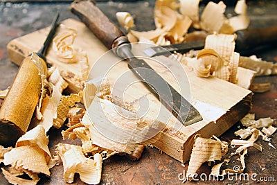 Wood chisels with shavings on the workbench