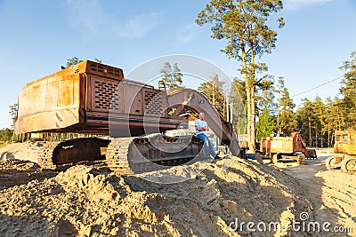 Working construction machinery