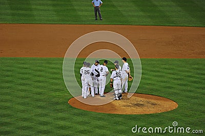 Yankee players on the mound