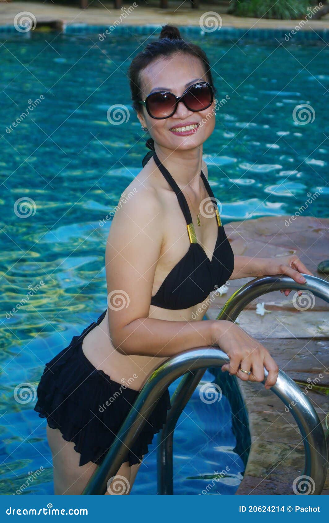 中国女孩和黑人口述_少妇口述 中国女人为何爱找高大威猛黑人