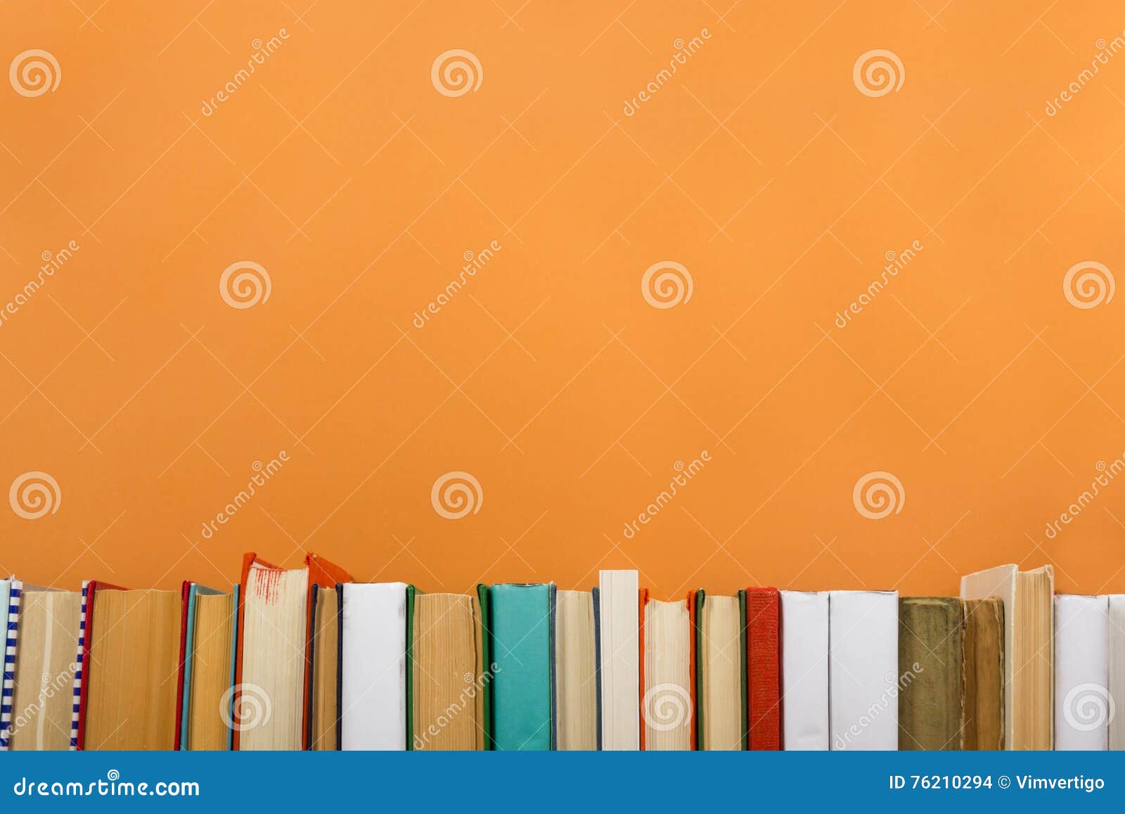Фон с книгами