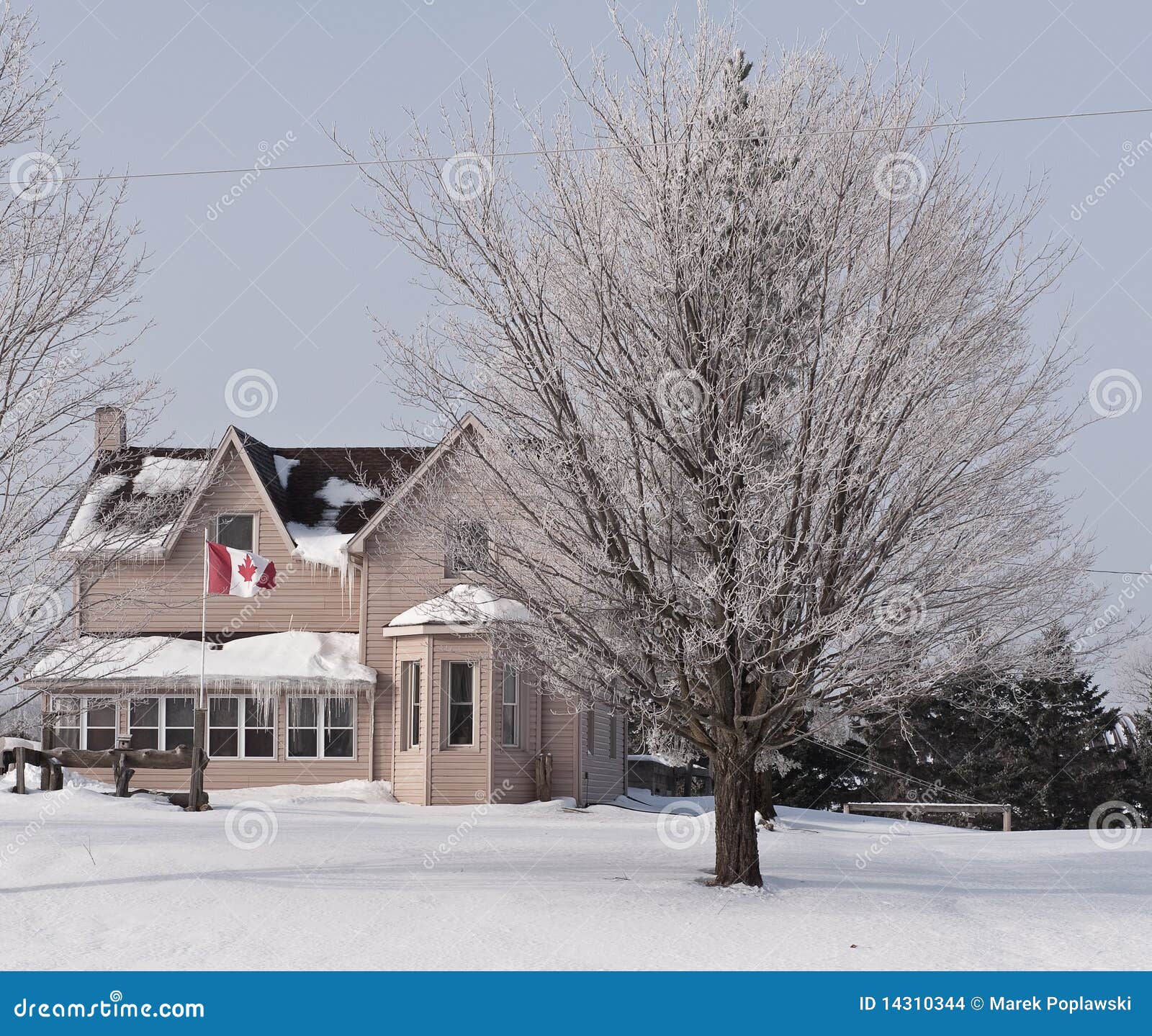 加拿大乡下房子冬天库存图片- 图片: 14310344