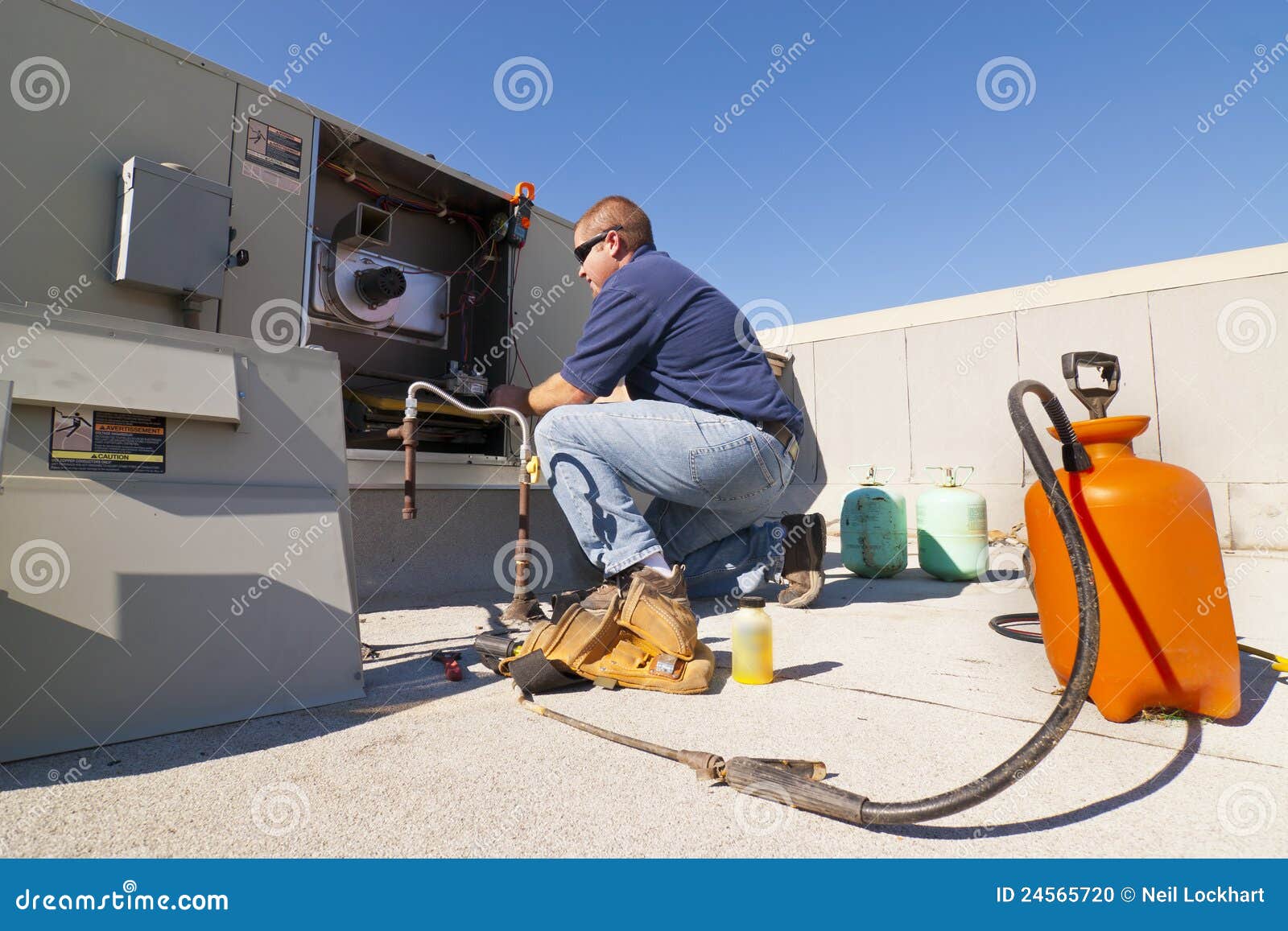 air-conditioner-repair-24565720.jpg