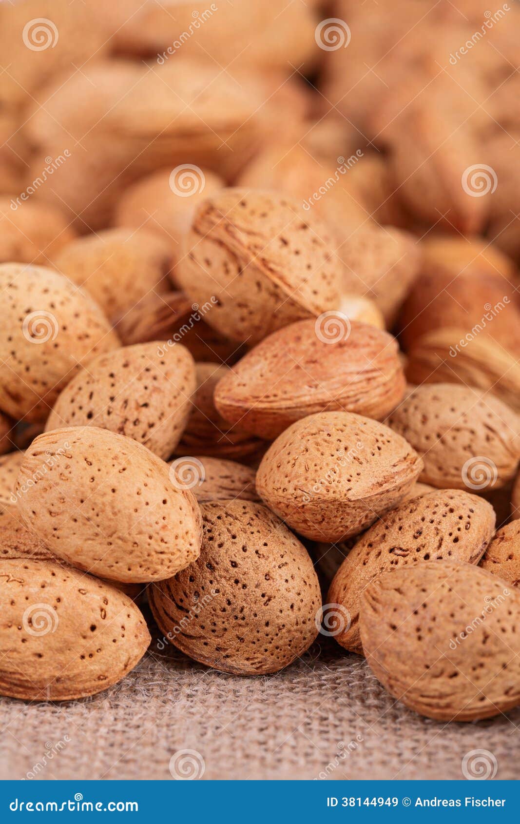 Royalty Free Stock Images: Almonds nuts