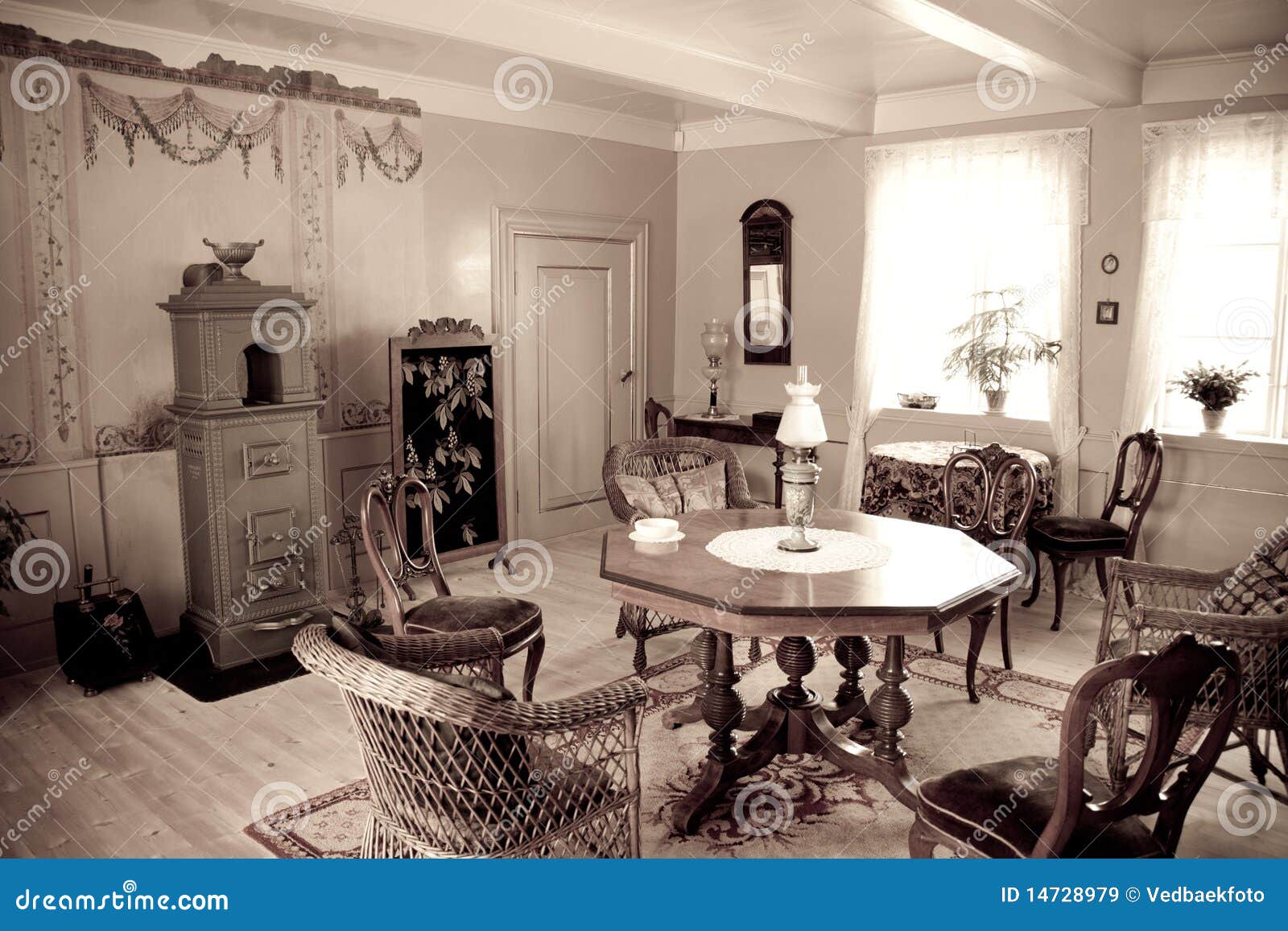 Altes wohnzimmer lizenzfreie stockbilder bild 14728979