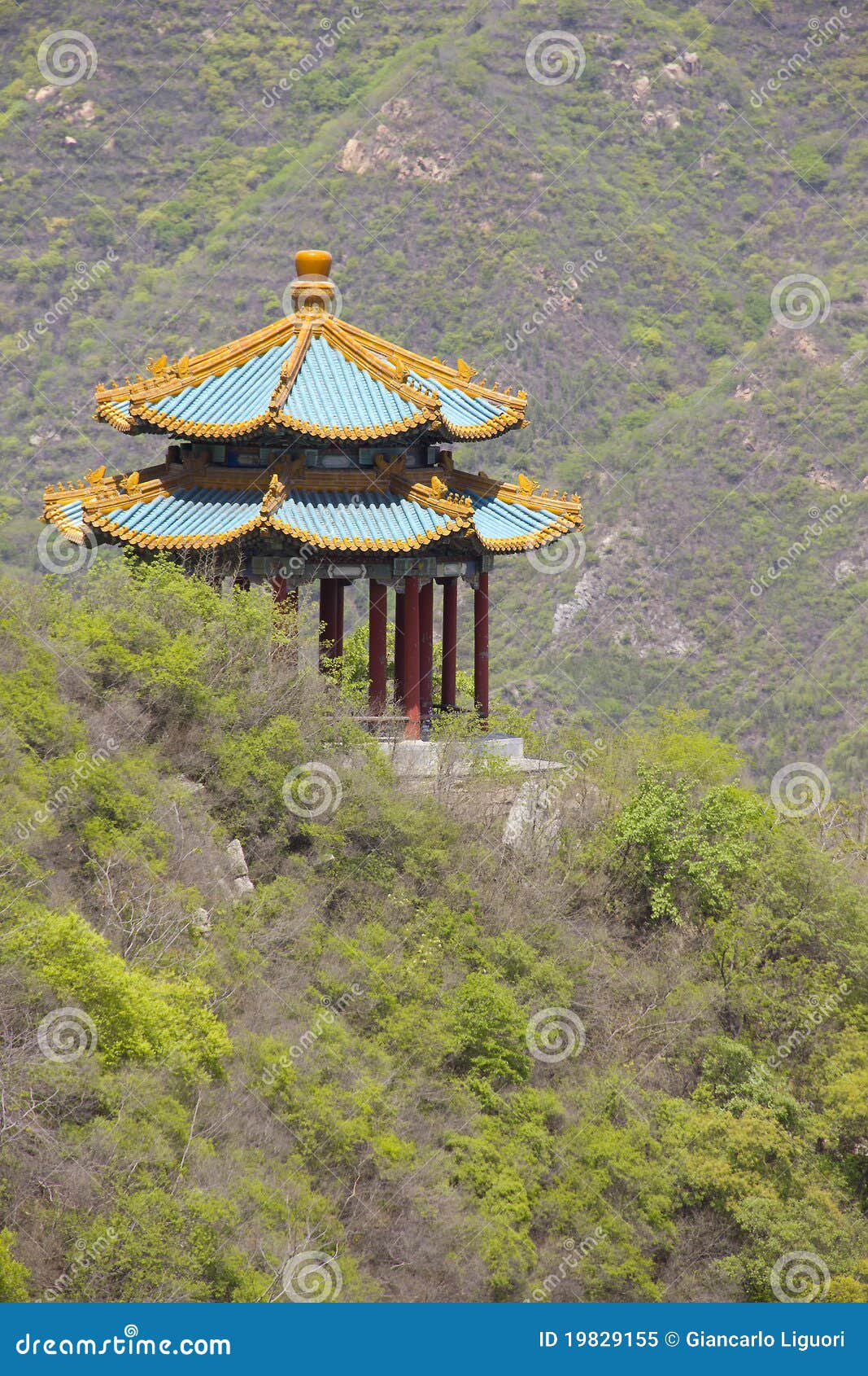 asian-pavilion-mountains-19829155.jpg