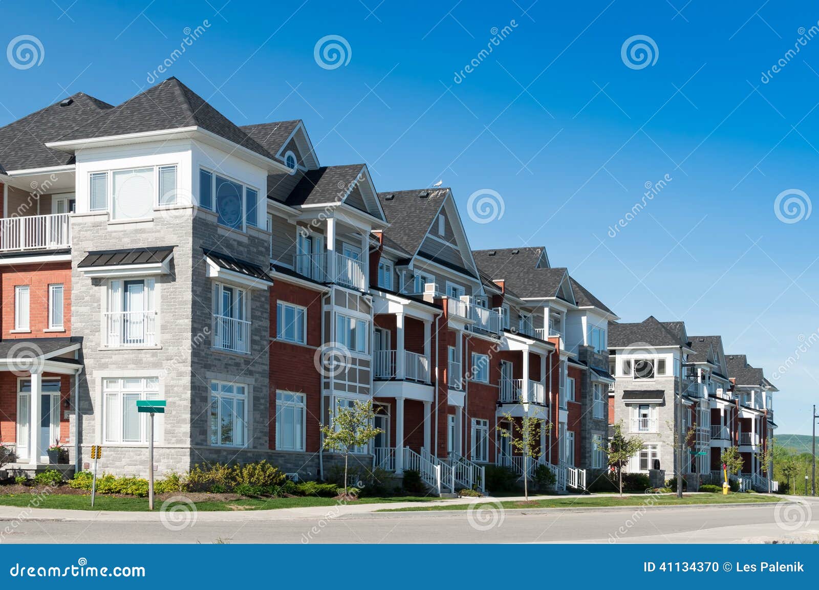 Recent Low Rise Apartment Building Designs Recent Low Rise Apartment Building Designs