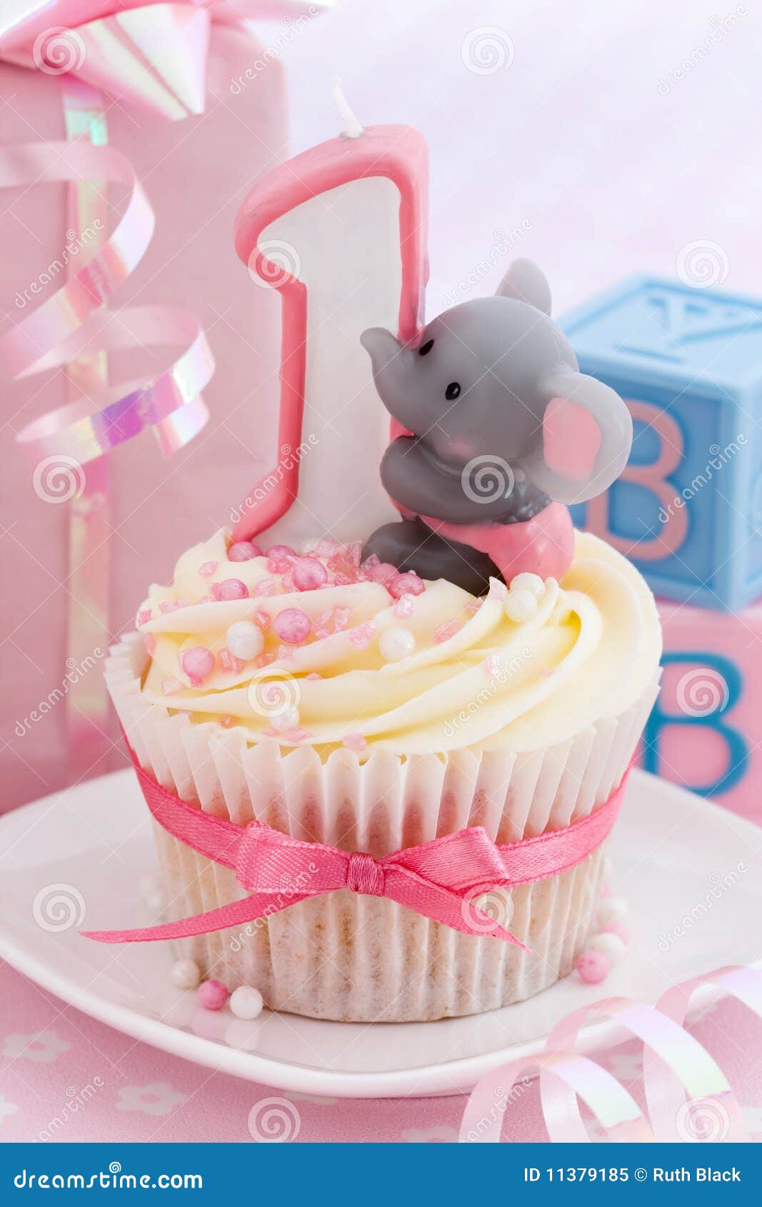 baby girl 1st birthday cakes