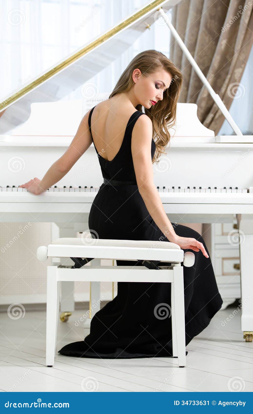 the hookup kristen epub bud naked woman playing the piano