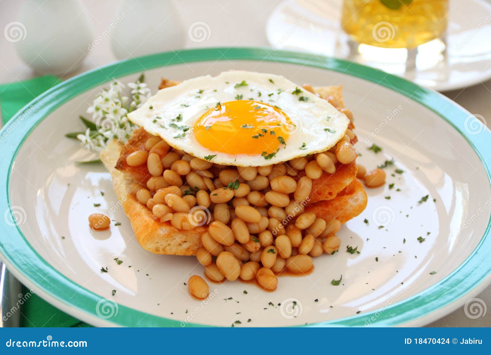 [Image: baked-beans-egg-18470424.jpg]