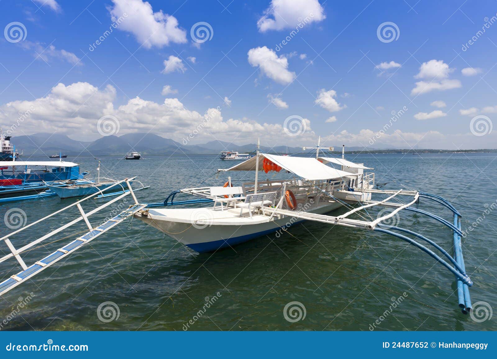 Boat Plans http://www.dreamstime.com/stock-photography-banca-boat 