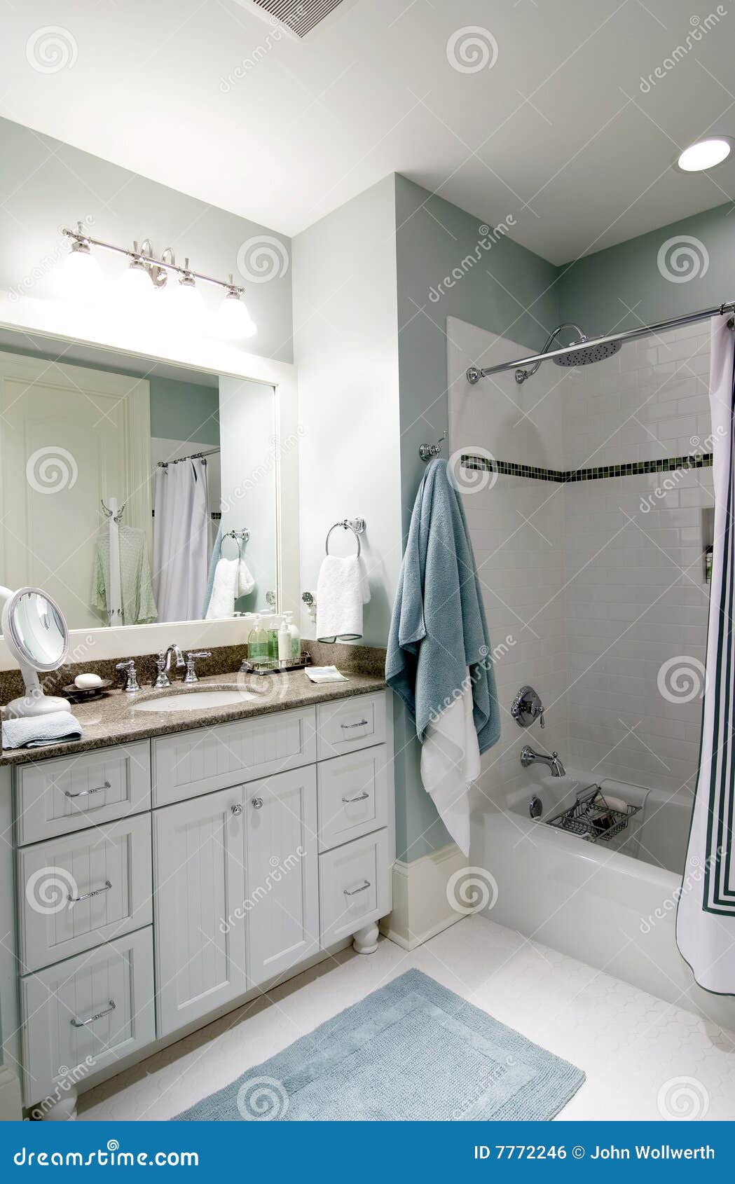 Banheiro Bonito Imagem de Stock Royalty Free Imagem 7772246 -> Banheiro Bonito Com Banheira Banheiro Bonito Imagem de Stock Royalty Free Imagem 7772246 -> Banheiro Bonito Com Banheira