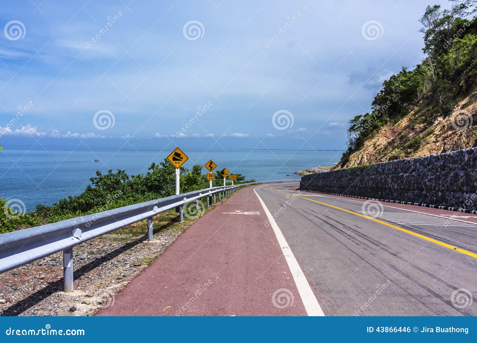 The most beautiful scenic road,Chalerm Burapha Chollatit, in ...