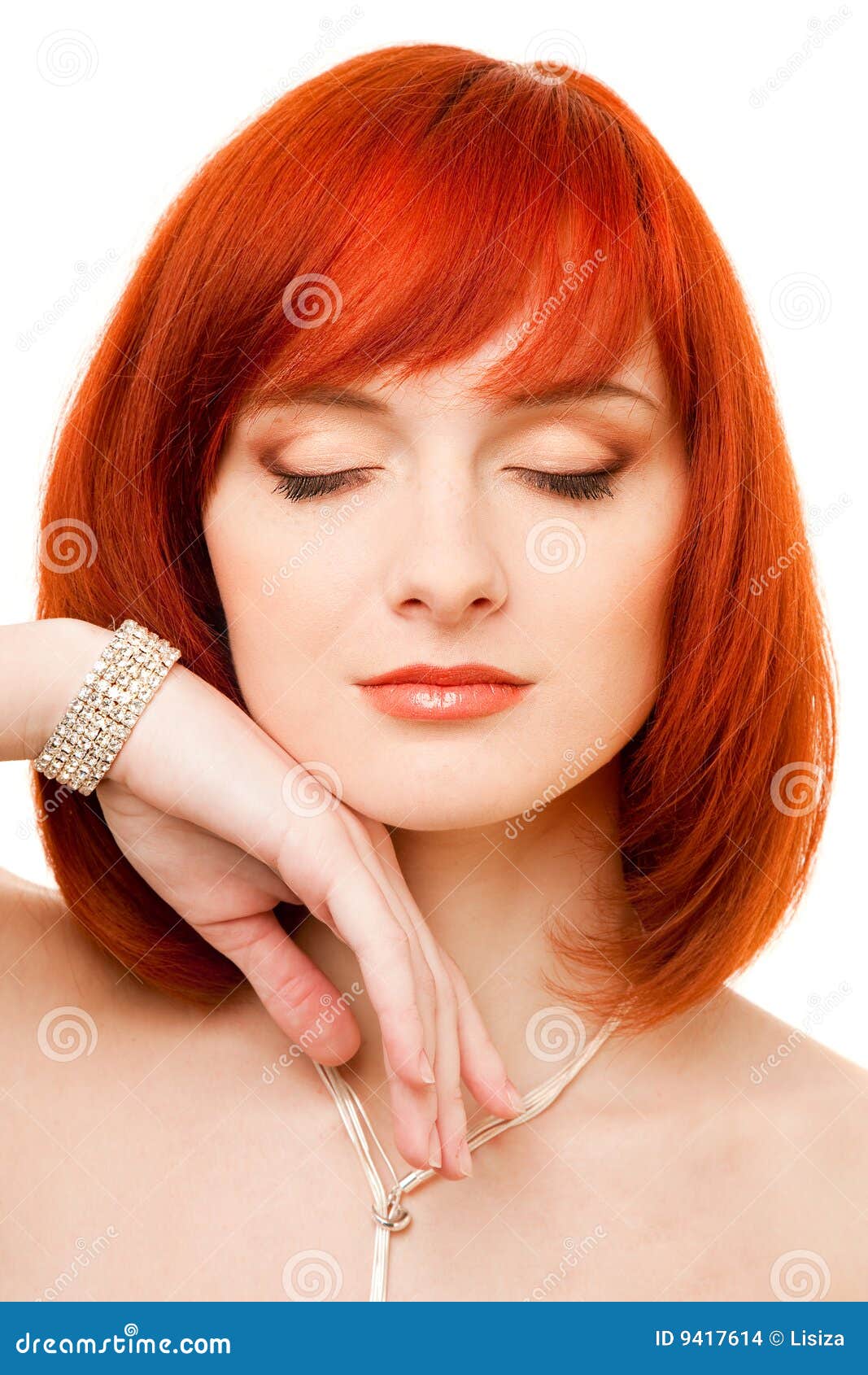Beautiful Redhead Woma...