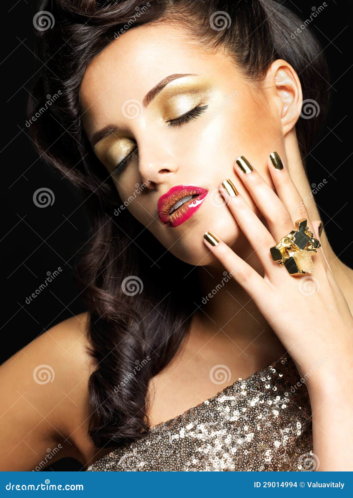 Golden Finger Nails Fashion Nails