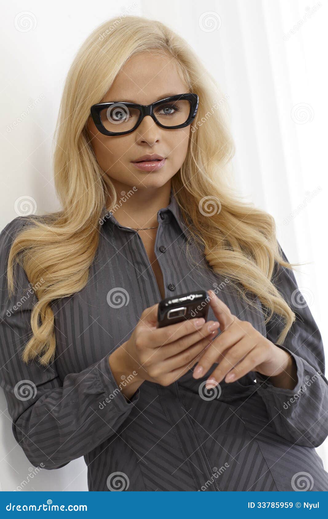 Beautiful Woman With Mobile And Glasses Royalty Free Stock