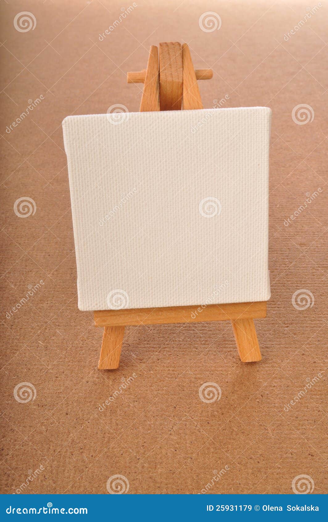 Royalty Free Stock Images: Blank art board, wooden easel