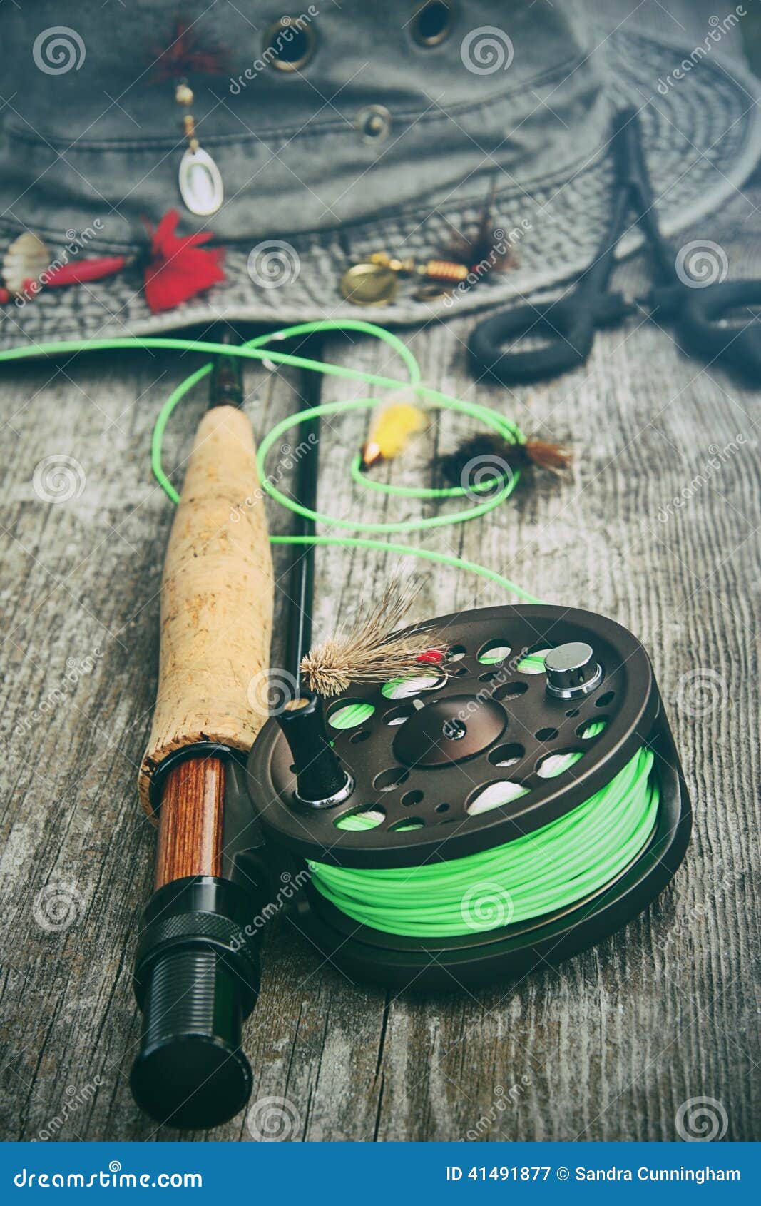 Jouer le jeu la pêche dans la montagne