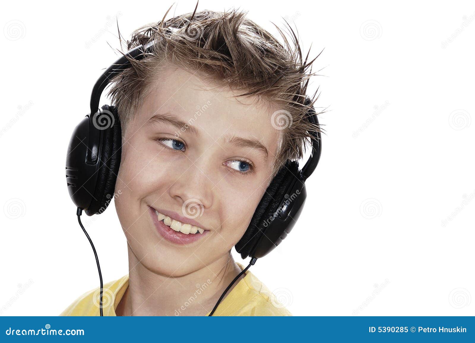 boy-listening-to-music-headphones-5390285.jpg