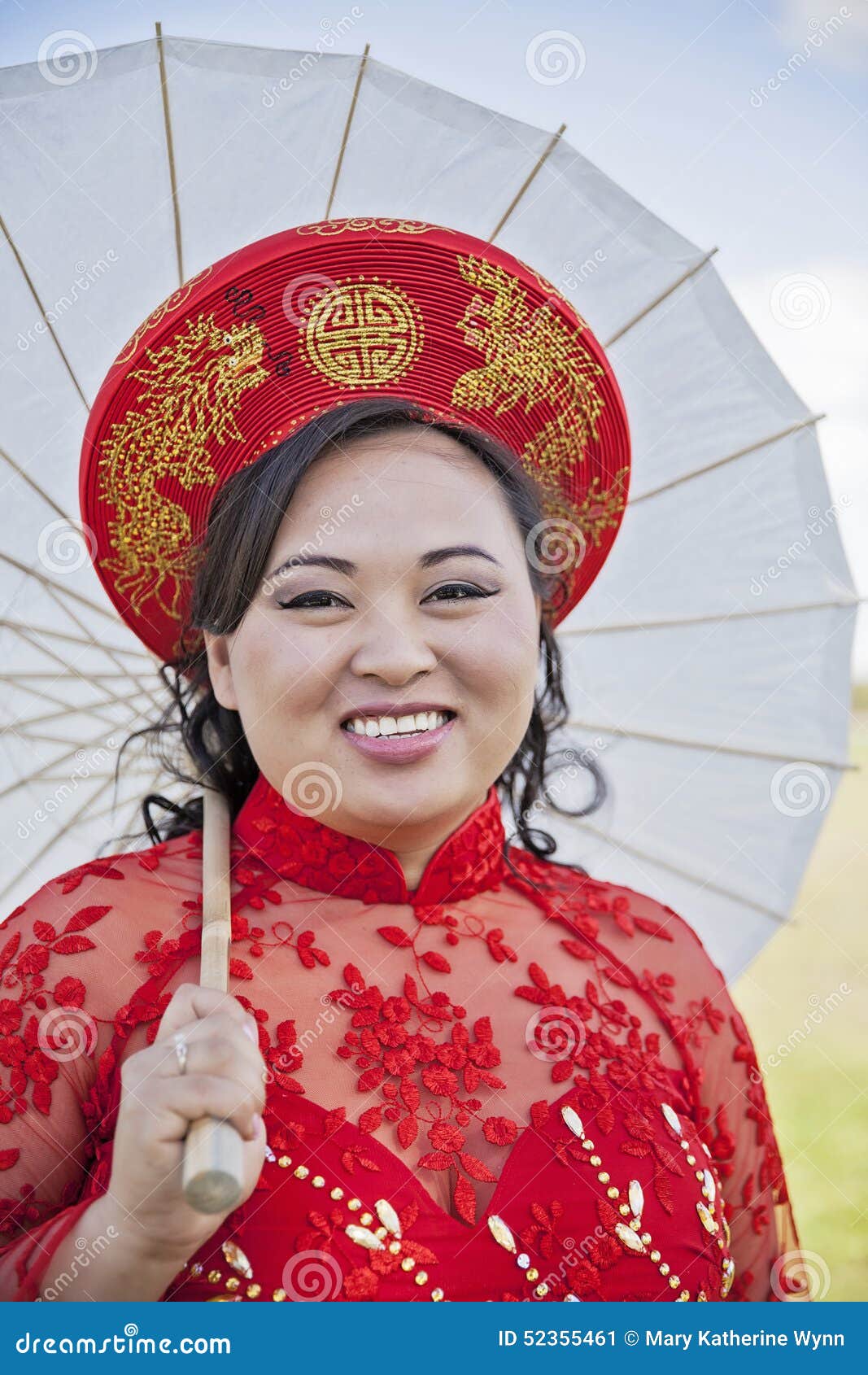 Bride Wearing Vietnamese Ao Dai Stock Photo Image 52355461