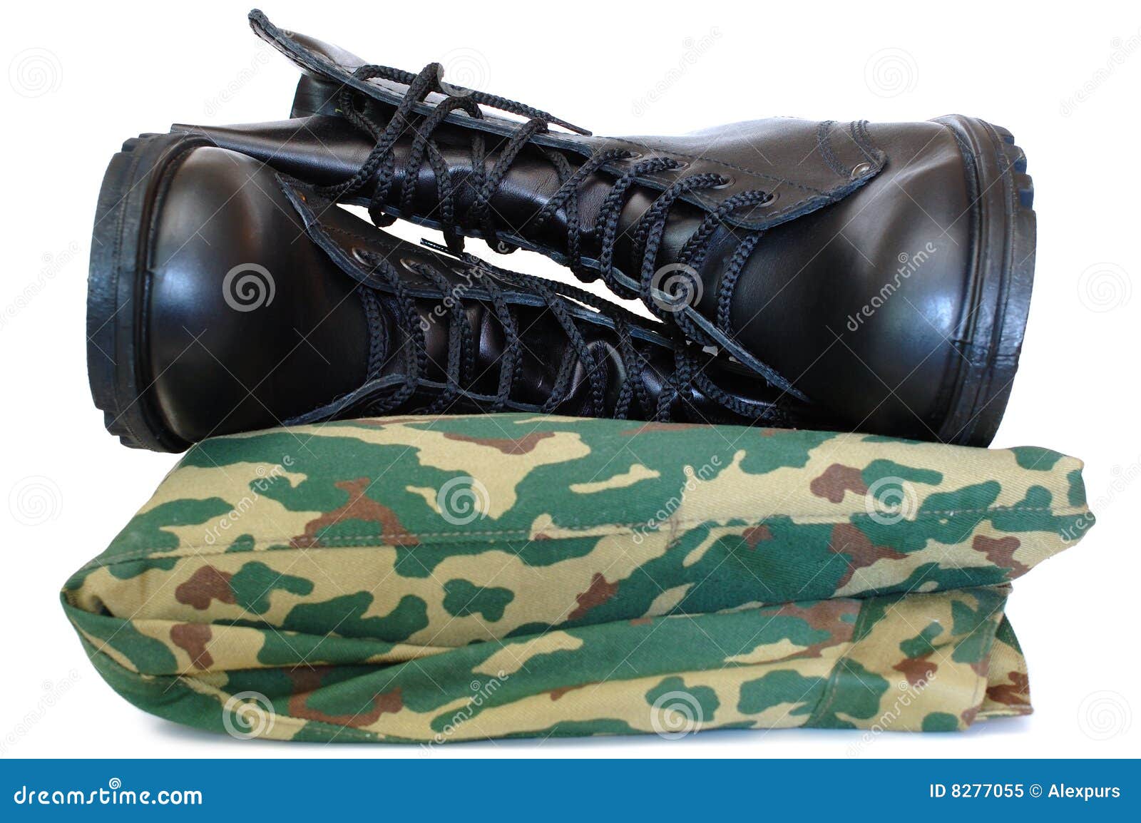 camouflage-uniform-two-army-boots-8277055.jpg