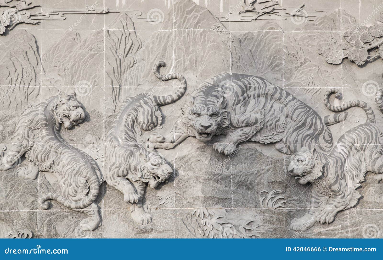 carved-stone-chinese-temple-tiger-statue-fighting-42046666.jpg