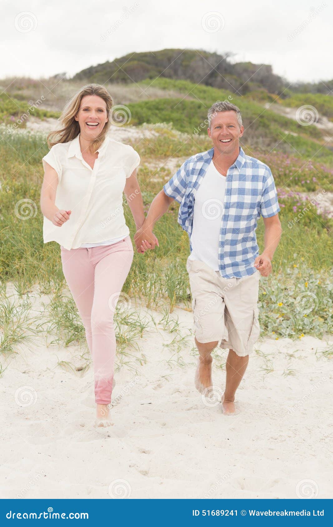 Casual dating holding hands