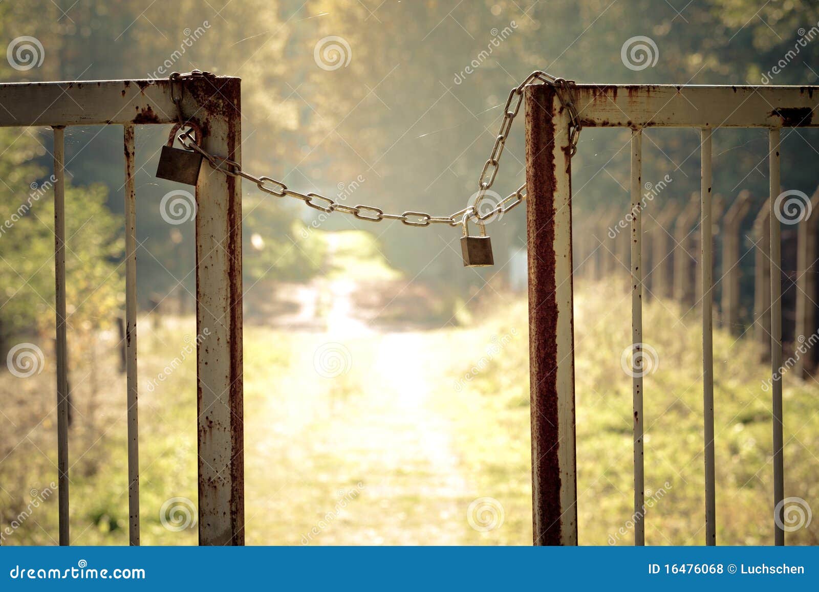 Chain And Padlock On Gate Royalty Free Stock Photos Image 16476068