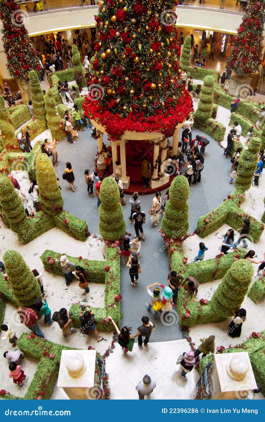 christmas-decoration-kuala-lumpur-22396286.jpg