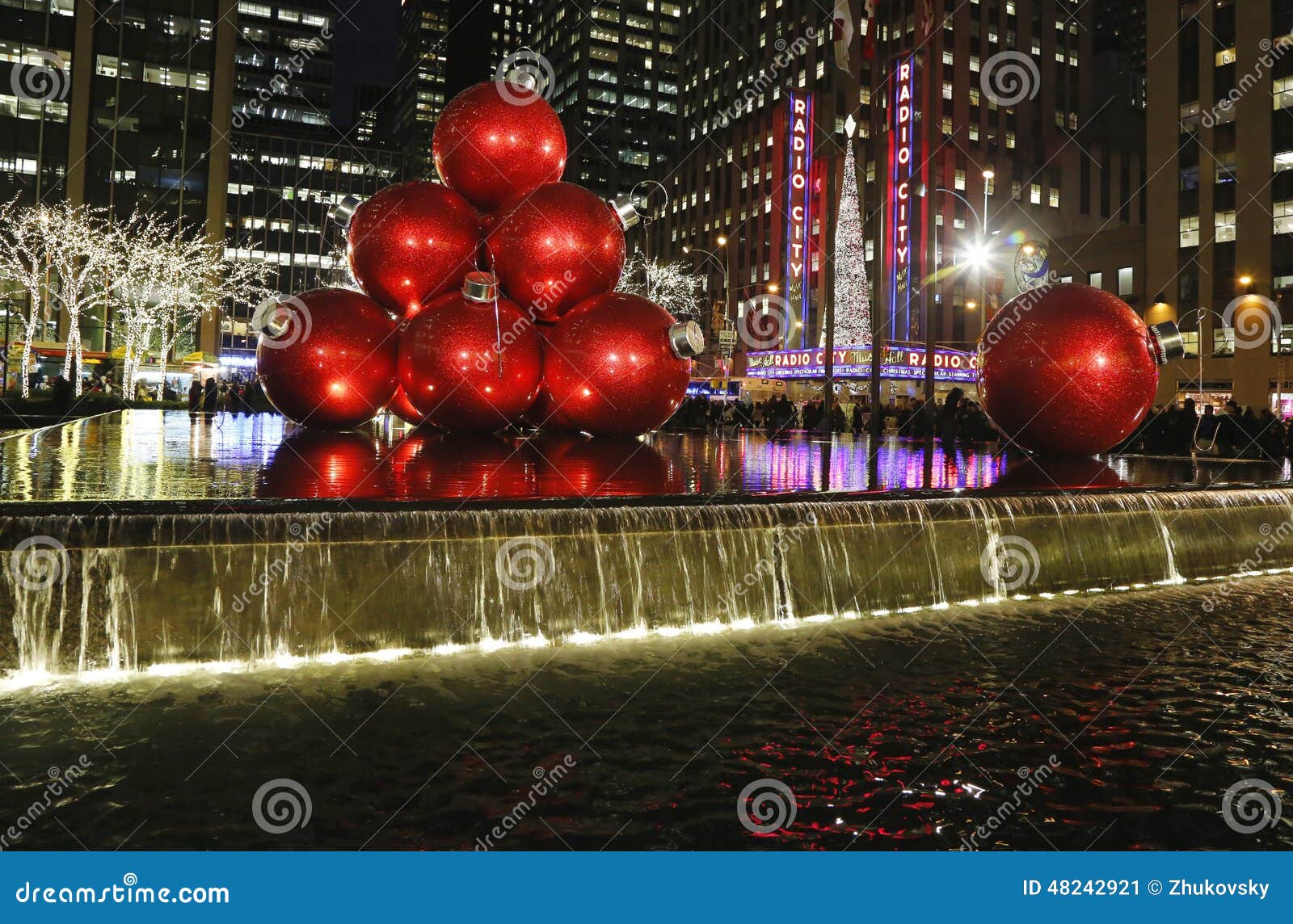 christmas decorations in midtown manhattan near christmas decorations in midtown manhattan near