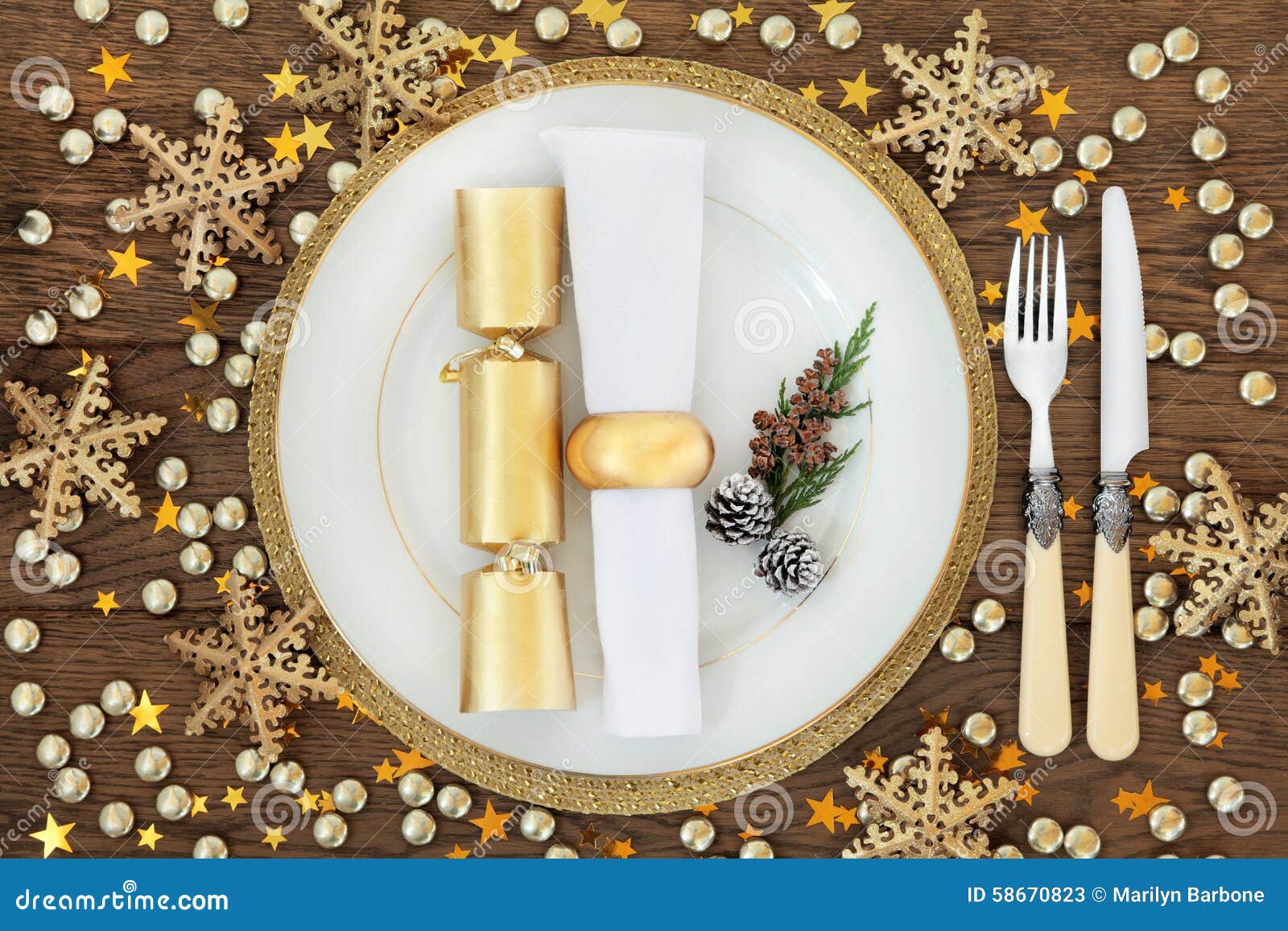 Christmas Dinner Place Setting Stock Photo - Image: 58670823