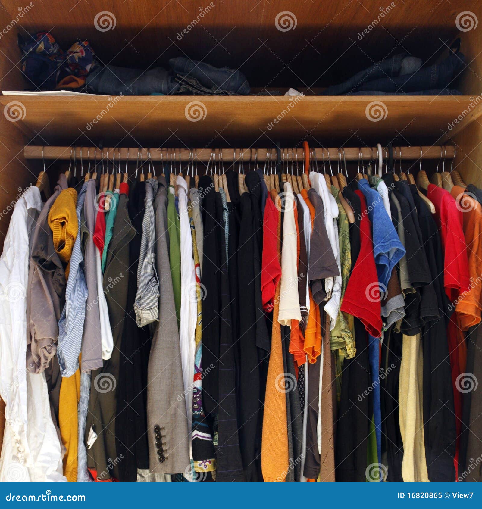 clipart of clothes hanging in a closet - photo #27