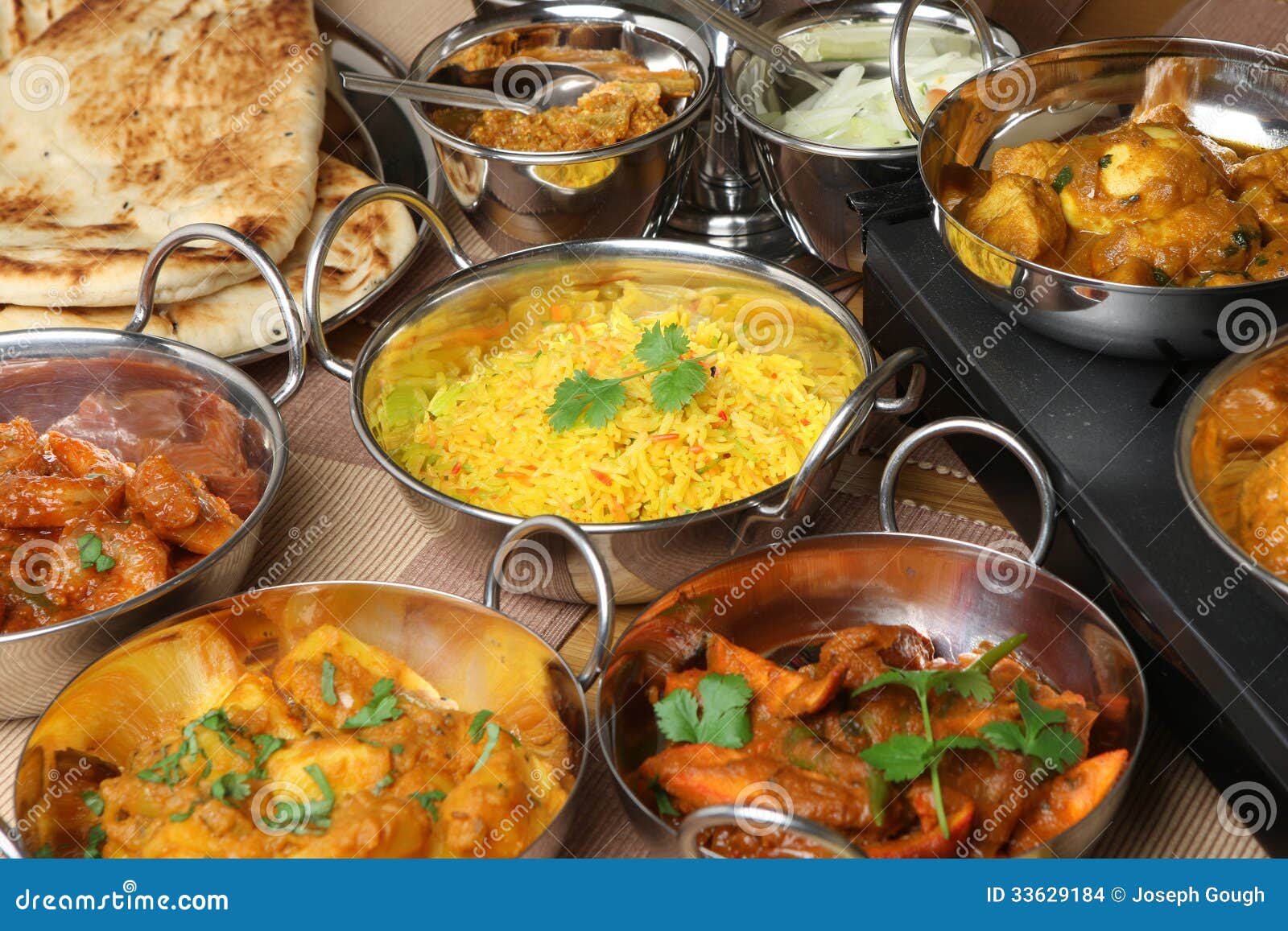 [Imagen: comida-india-selecci%C3%B3n-del-banquete...629184.jpg]