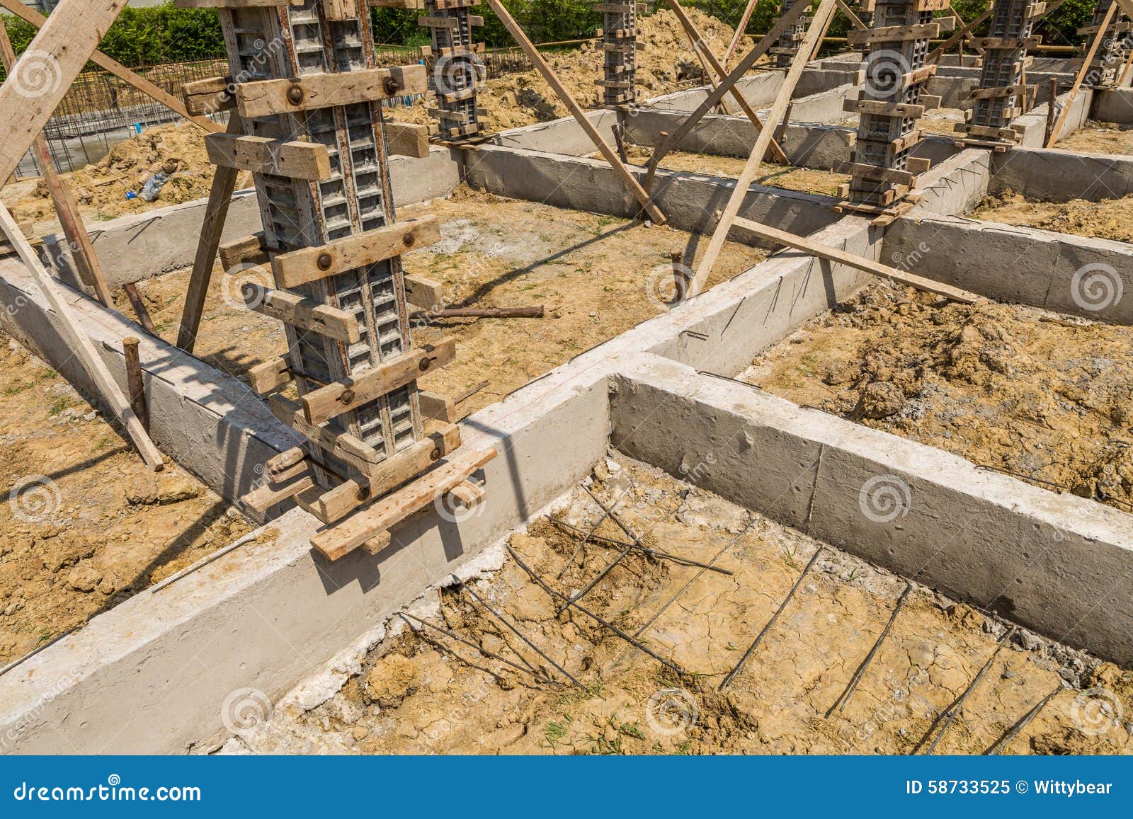 Concrete Pillar Mold For House Construction Stock Photo - Image: 58733525