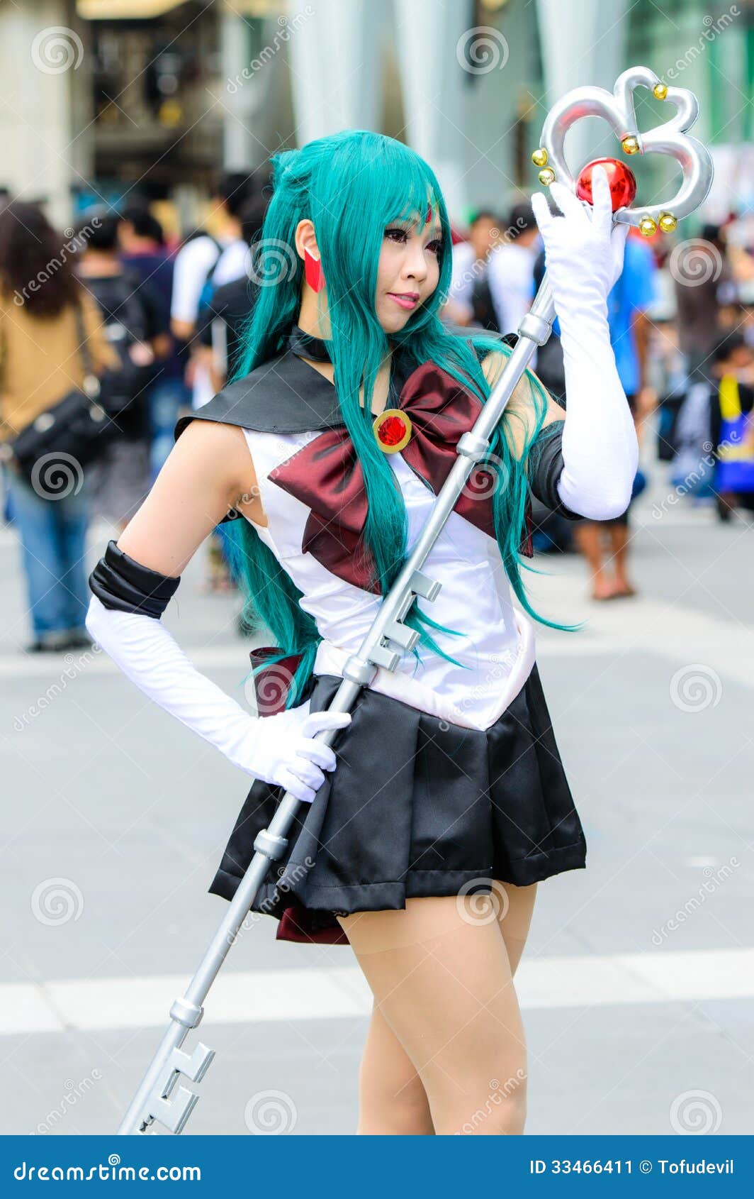 http://thumbs.dreamstime.com/z/cosplayer-as-characters-sailor-moon-japan-festa-bangkok-august-august-central-world-thailand-33466411.jpg