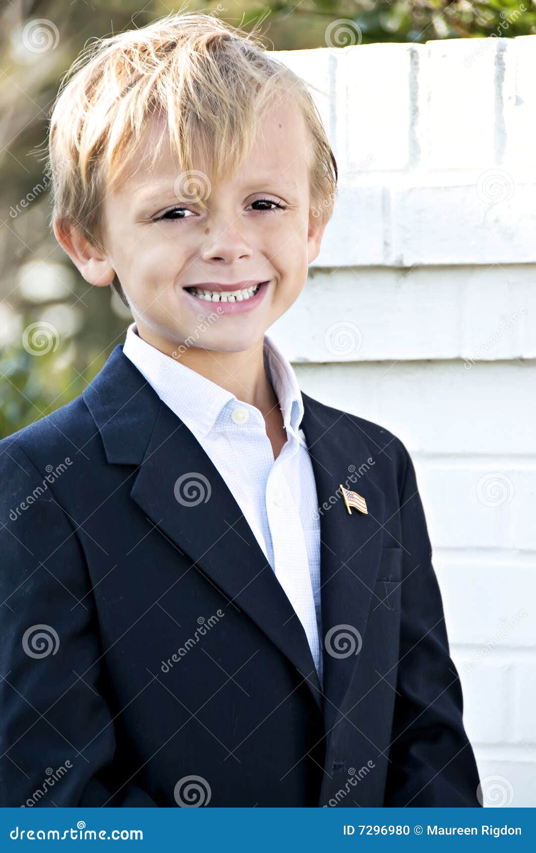 cute-blonde-boy-7296980.jpg